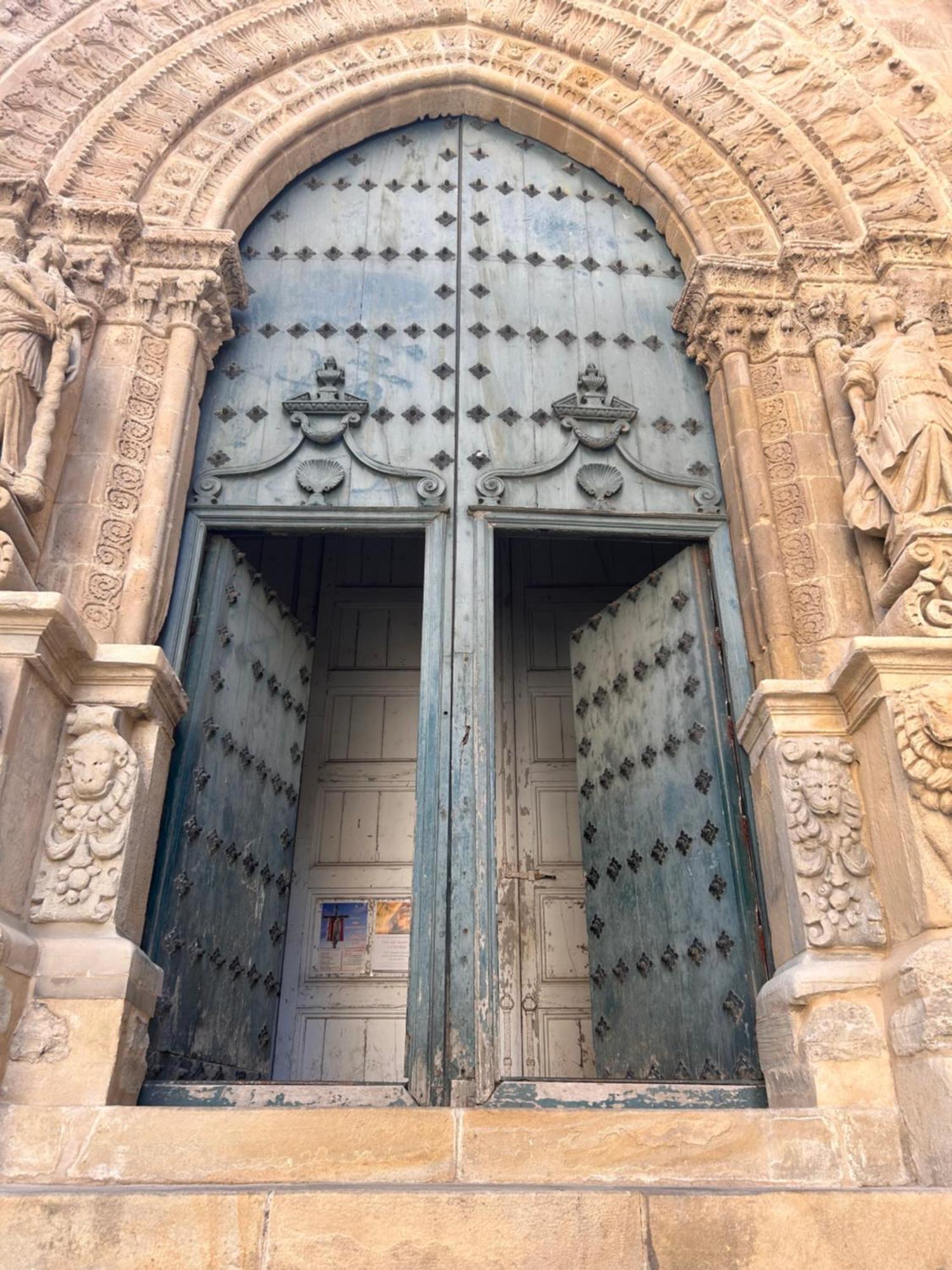 Elegante Appartamento Privato In Palazzo Storico Del XVIII - Pieno Centro Nicosia Luaran gambar