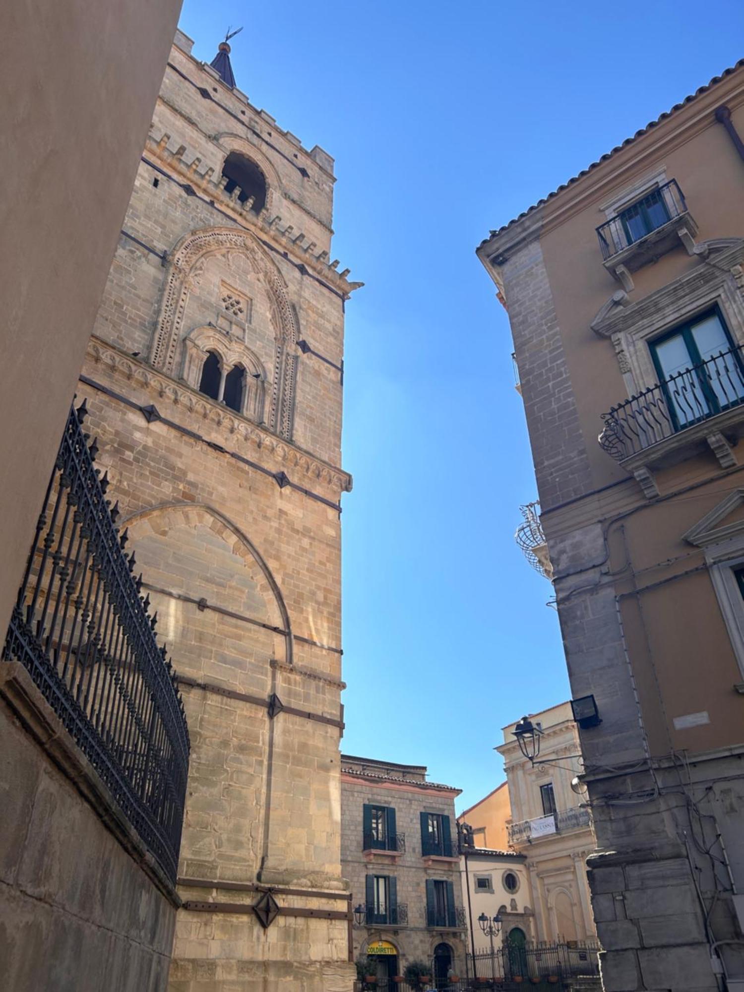 Elegante Appartamento Privato In Palazzo Storico Del XVIII - Pieno Centro Nicosia Luaran gambar